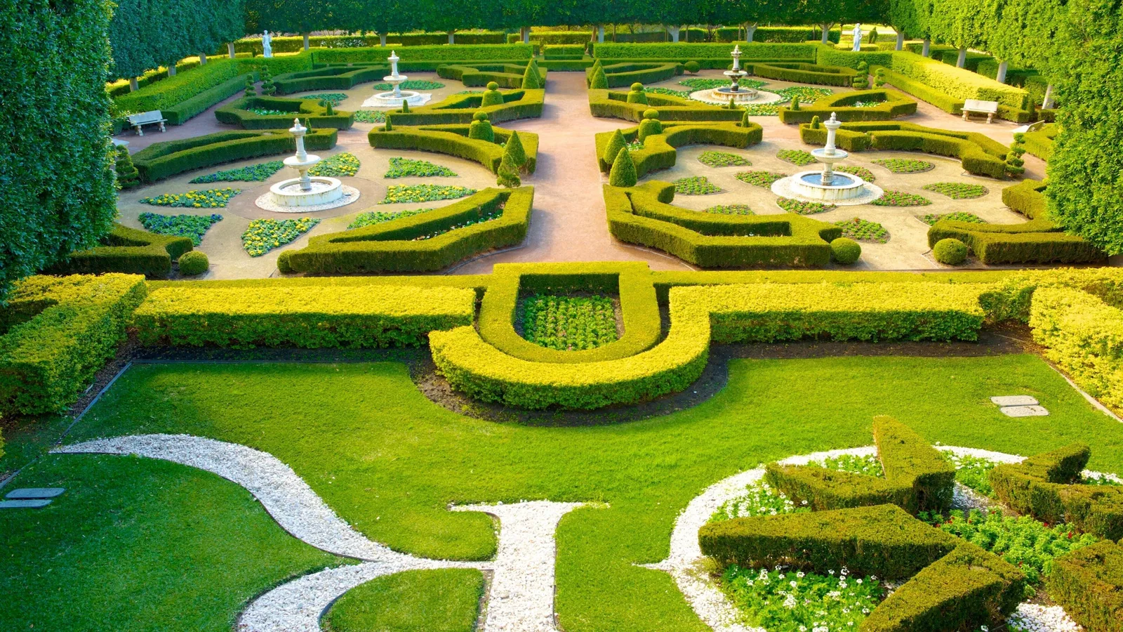 Hunter Valley Gardens near Vine Valley Inn Cessnock
