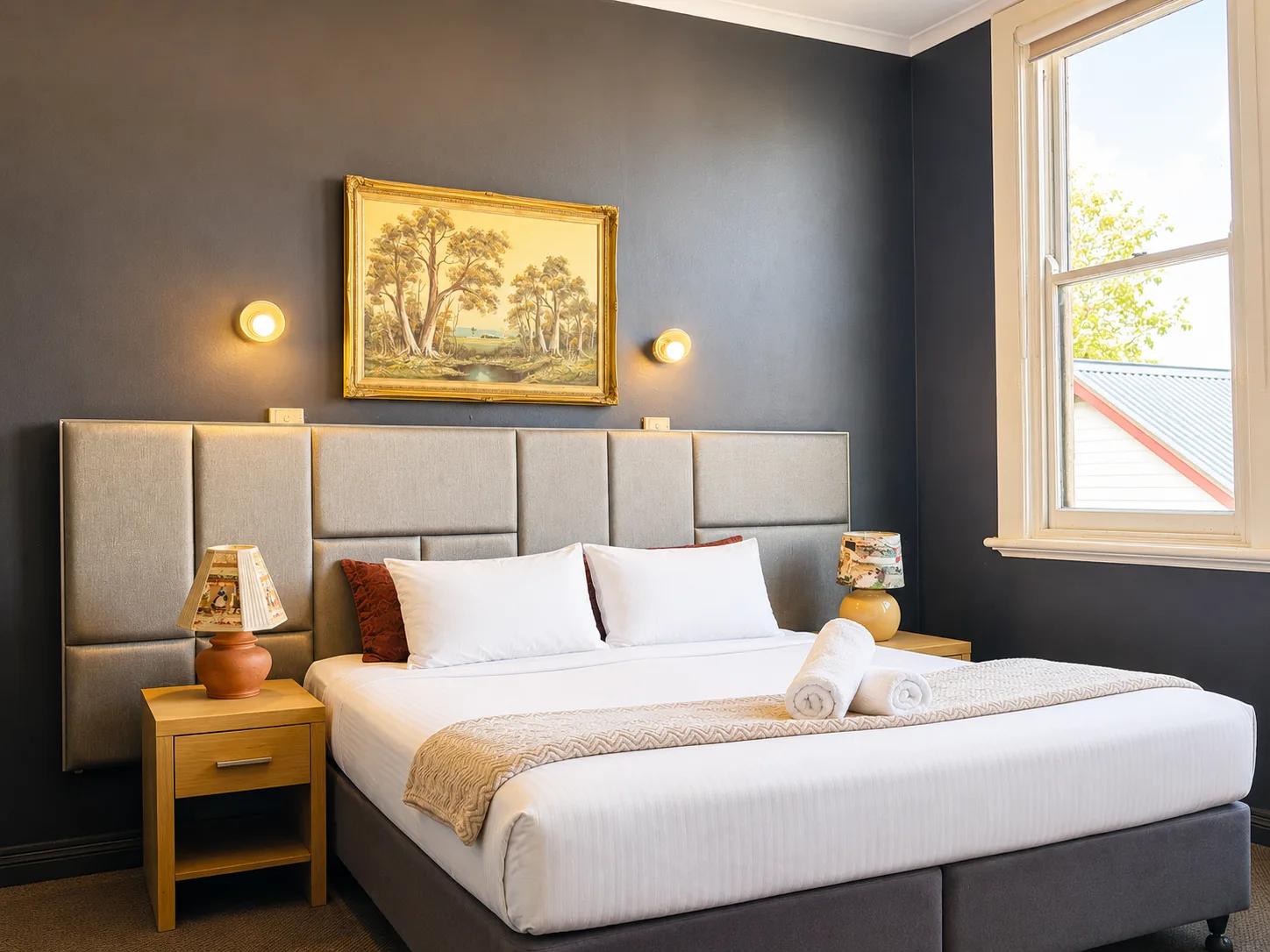 King Room at Vine Valley Inn Cessnock with fresh towels and refined bedding