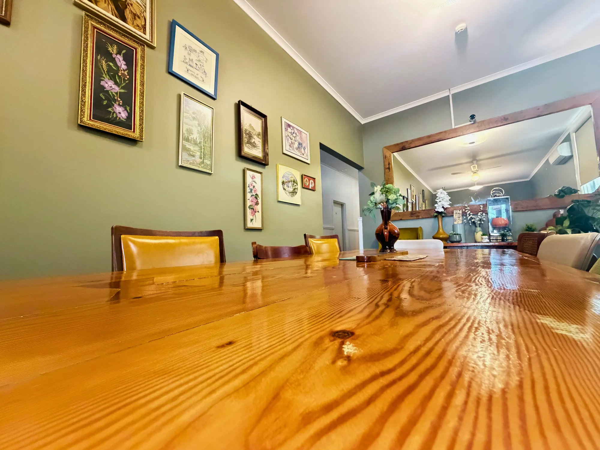 Guest dining room photo 5 at Vine Valley Inn Cessnock